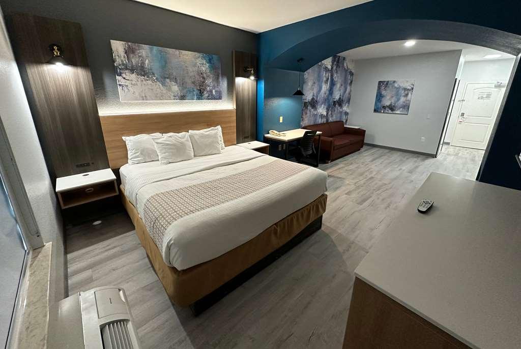 La Quinta & By Wyndham Ft Worth-burleson Hotel